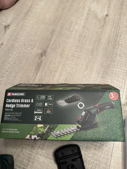 Mașina de tuns iarba și gard viu fără fir Parkside PGSA 4 A2.