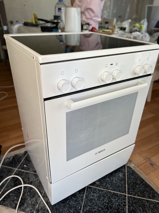 Продается электроплита Bosch