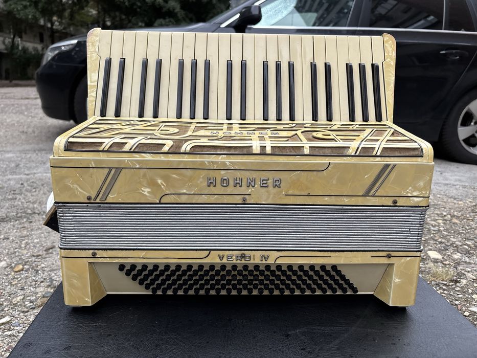 Acordoen Hohner Verdi 4 cu 120 de basi
