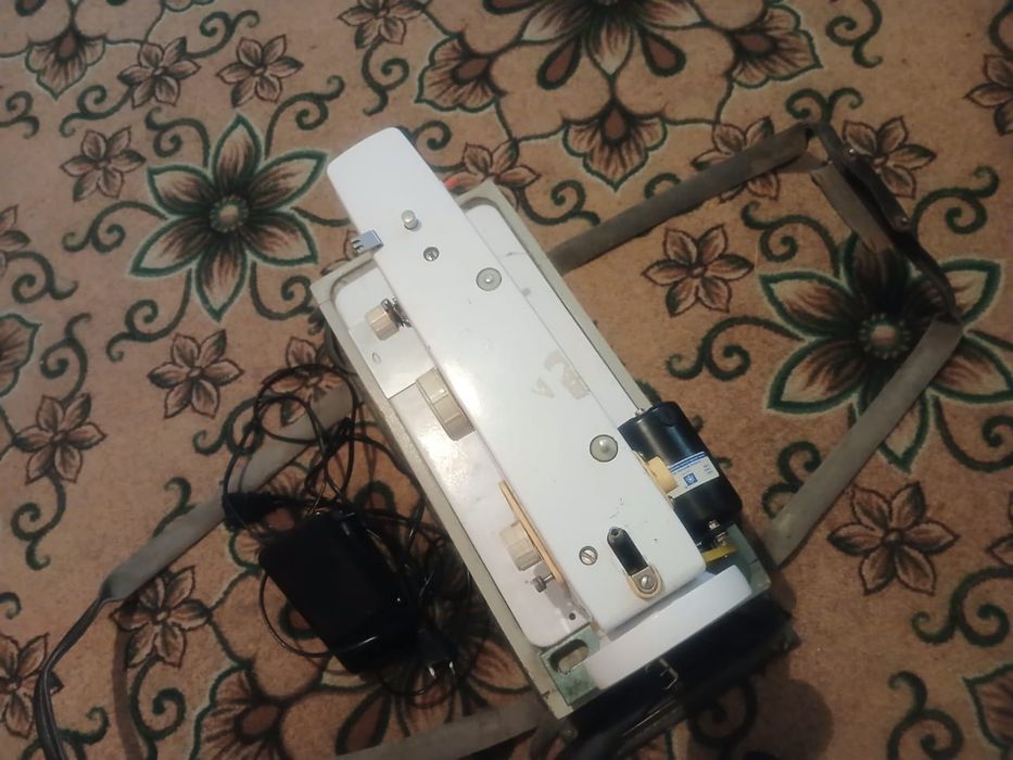 Швейная машинка чайка 102м