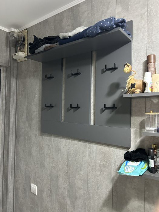 Продам вешалку и полку