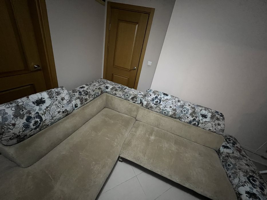 Ъглов диван с лежанка и ракла, разтегаем