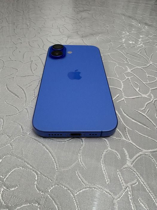 Продам IPhone 16
