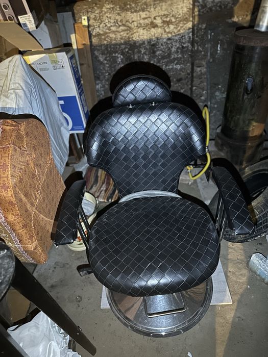 Salon uchun kreslo pufik rakvina katalka oyna