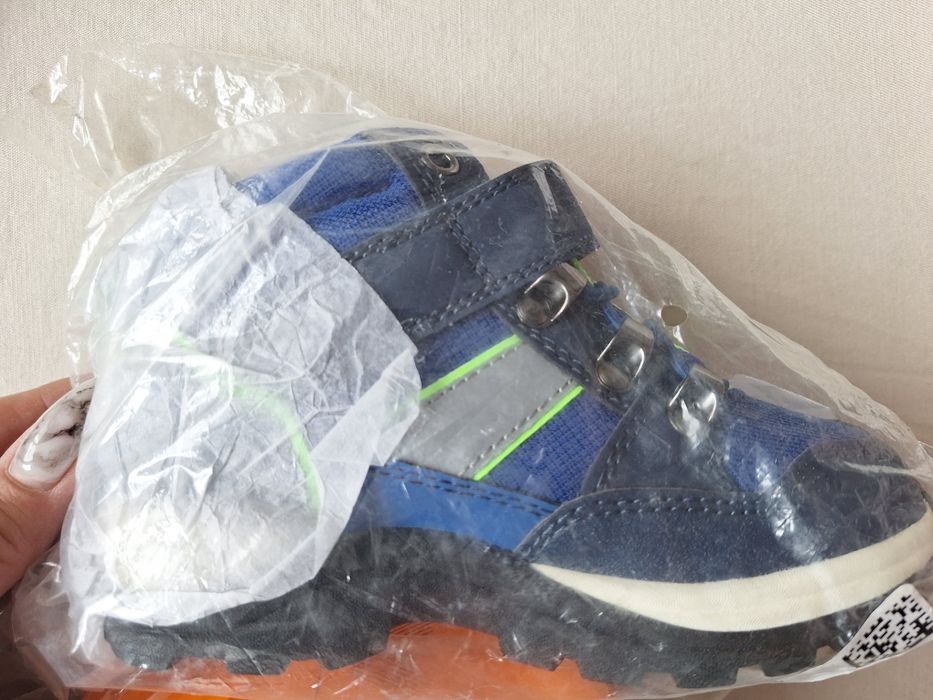 Нови водоустойчиви боти размер 26