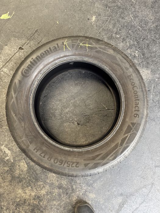 225/60/17 Continental