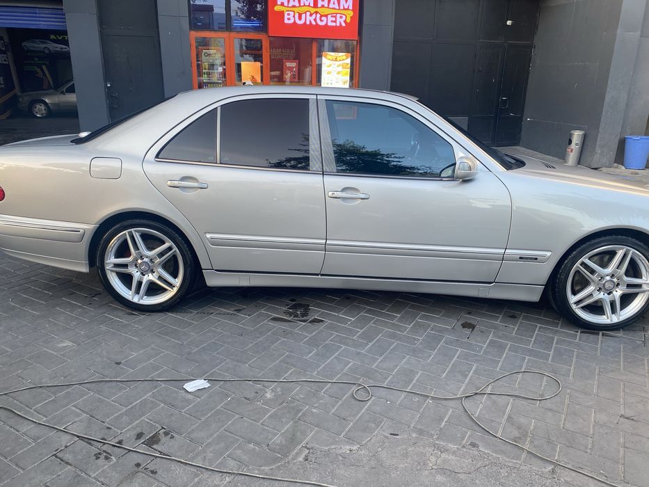 Mersedes Benz E 500 AMG 5 литрлик сотилади