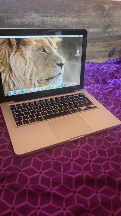 MacBook Pro i5 ,8 GB Ram