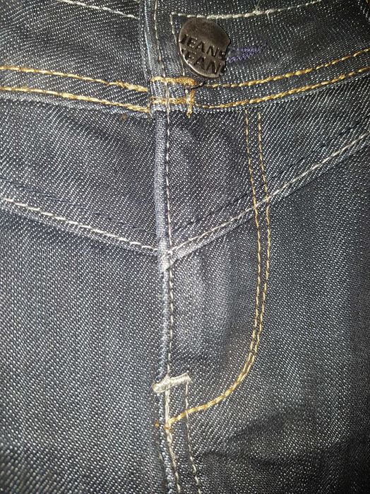 Дамски дънкови поли , едната  Kensol. По 25 лв.