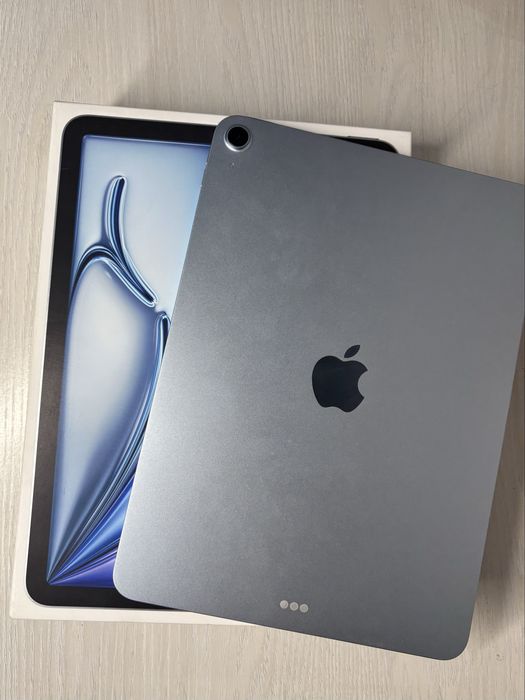 продаю iPad Air 11 2025