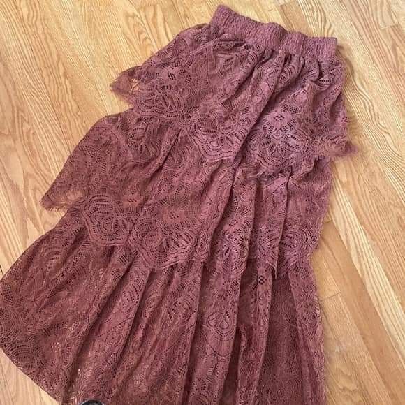 Fusta maxi dantela