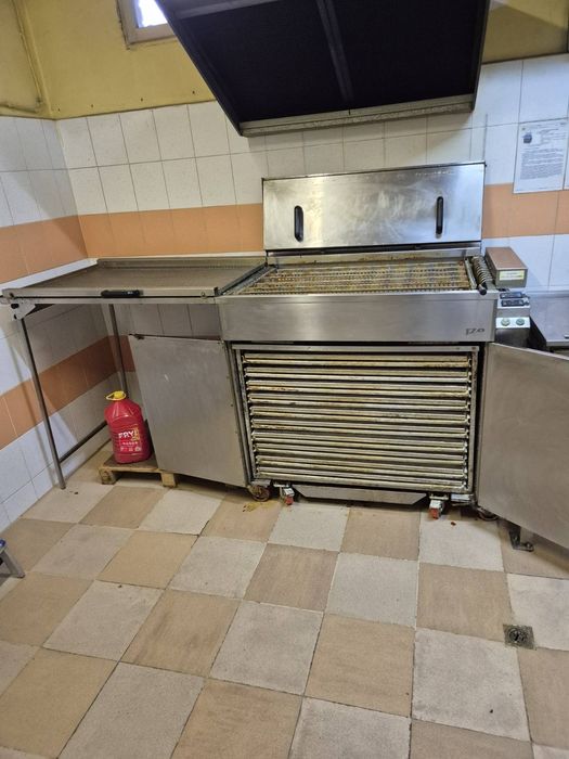 Продавам професионален фритюрник за понички Берлинер