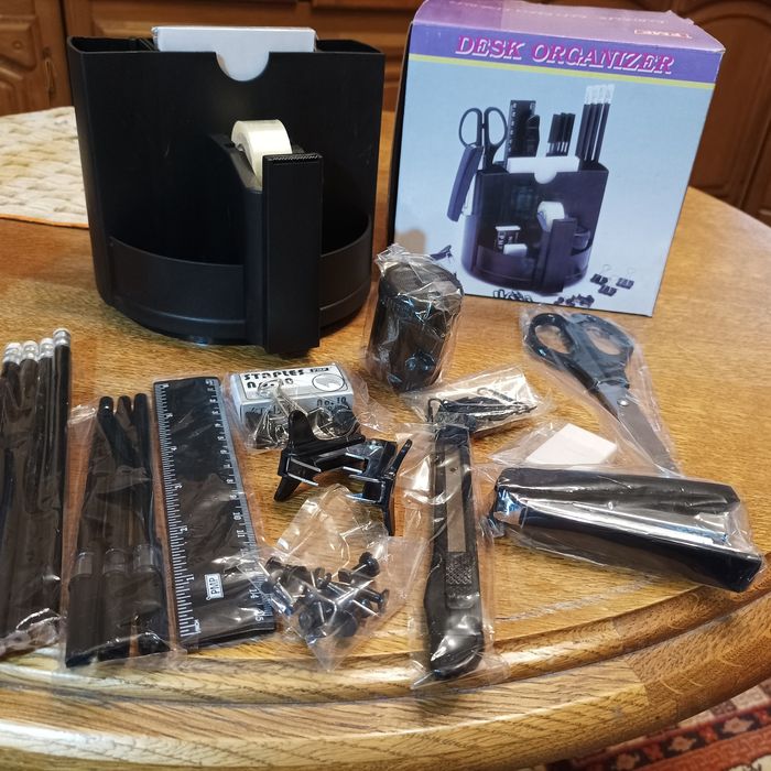 Набор канцелярский новый