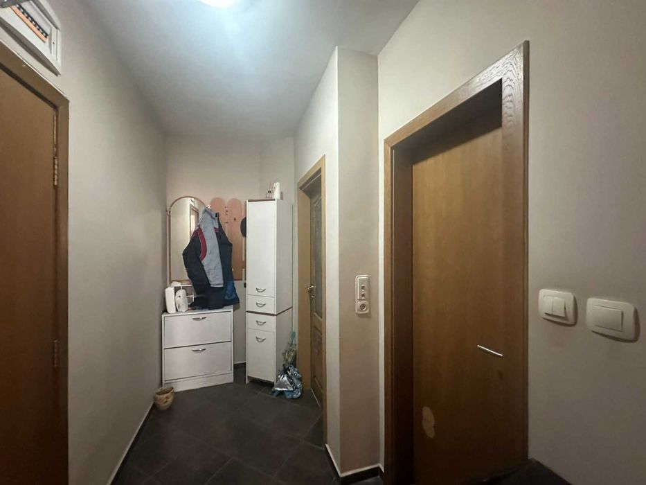 Апрартамент с три спални, 2 санитарни възела  и гараж