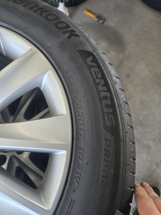 4 Броя 235/55/17 Hankook 2x6,6mm 2x6,3mm 24dot