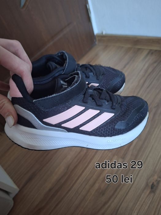 Adidasi pt fete 29