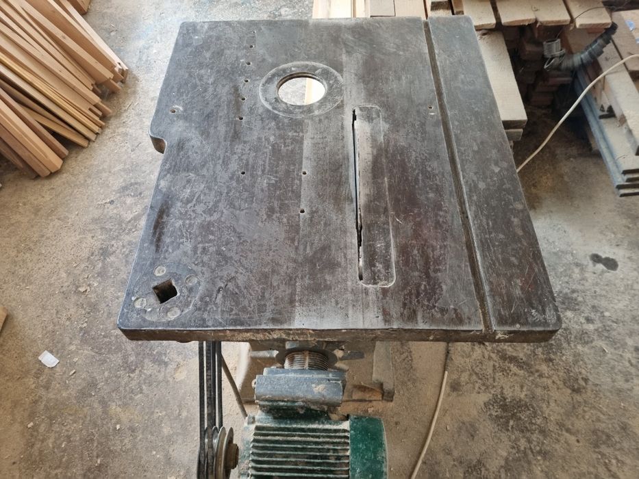 Vand/schimb circular solid din fonta