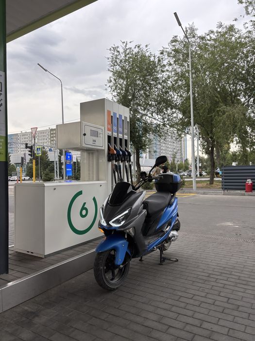 Мопед Макси на ходу