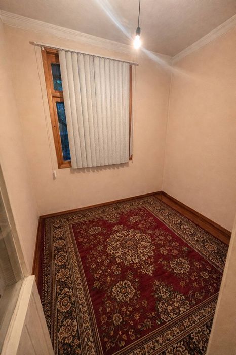 Продается 2× комнатная кварьира в Юнусабаде.  Релторам не беспокоить!!