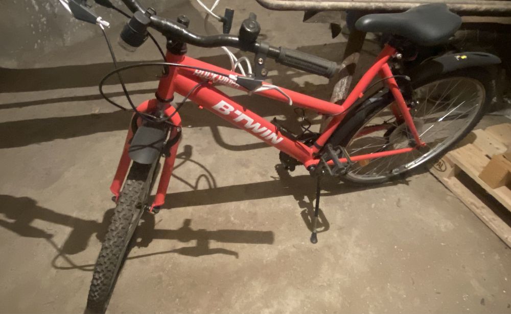 Vând bicicleta fete