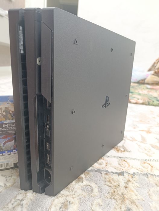 Playstation 4 pro 1TB