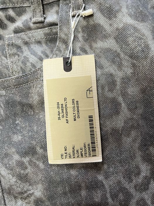 blugi nou-nouti cu eticheta London Crew marimea xs