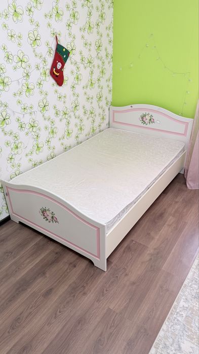 Комплект мебели для детской