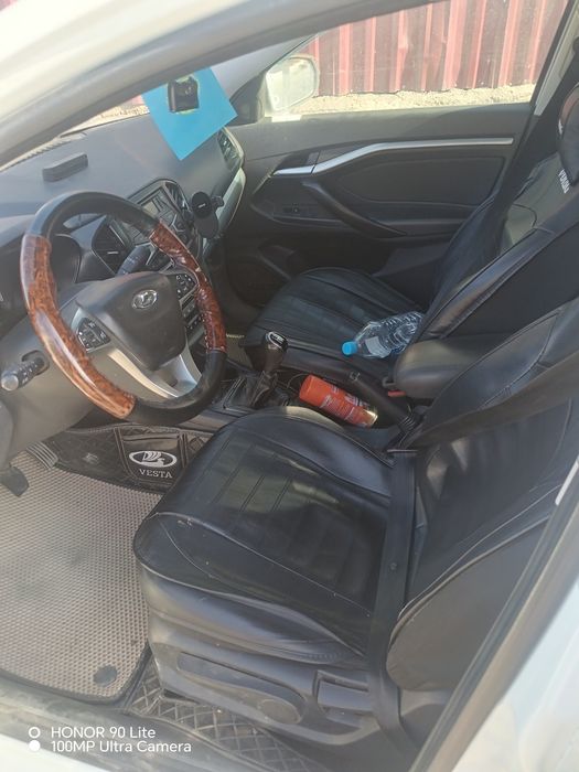 Продам Весту. На активном ходу.