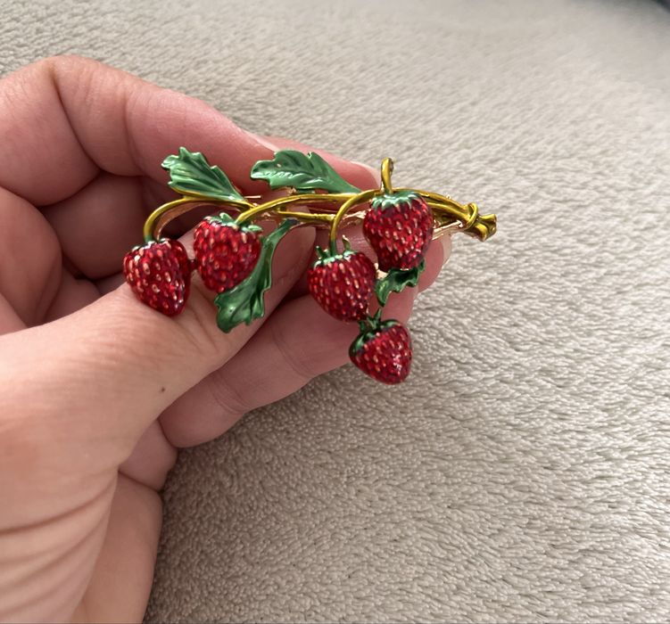 Красиви брошки