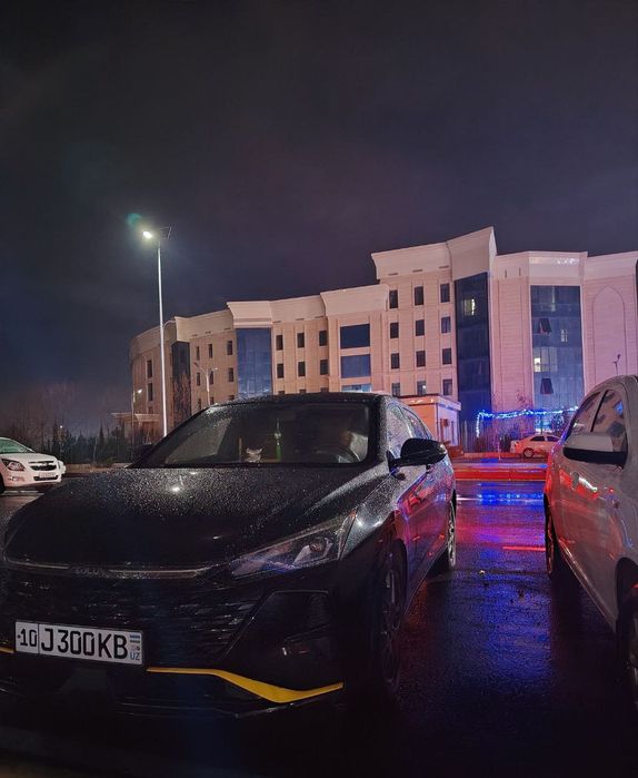 Dongfen shina maks sedan