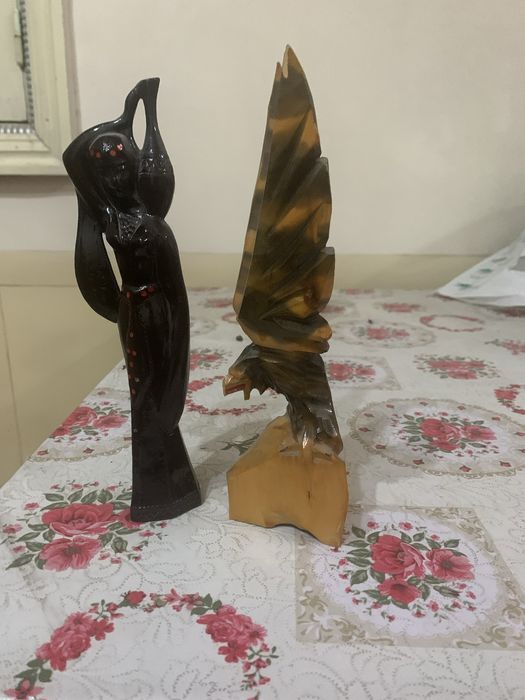 Antik yog‘och haykallar – 40–50 yillik kolleksion buyumlar