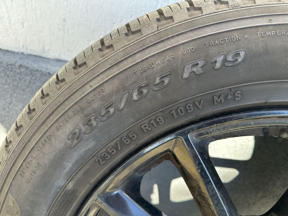 235/65 r19 Land rover