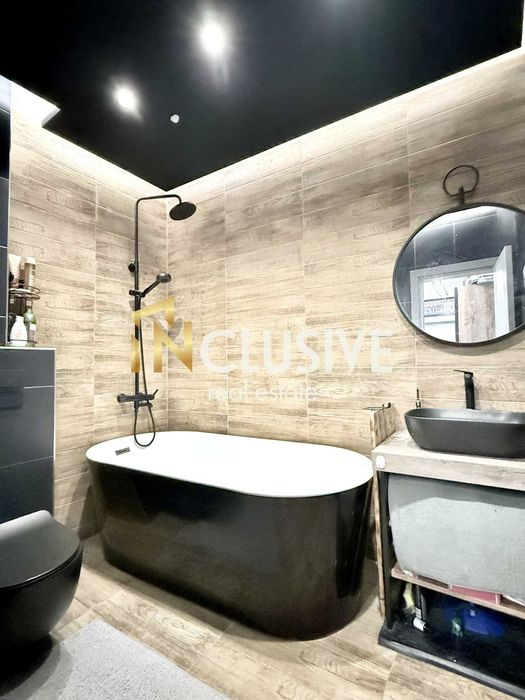 Продава се Тристаен апартамент в София, Надежда 4 - 129 кв.м за 1123 €/кв.м - Снимка #5