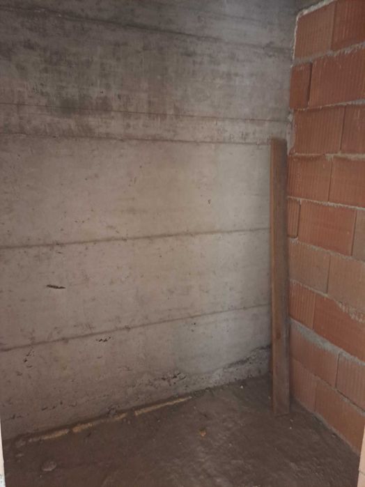 Тристаен след А 14 - широк център