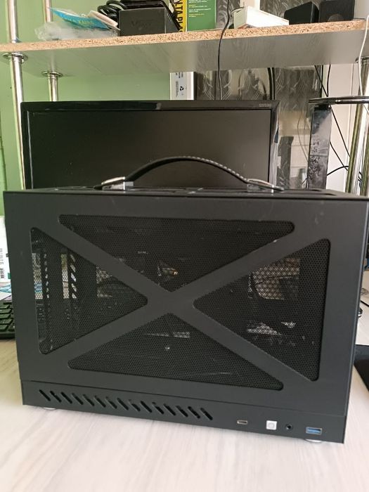 Mini itx keys Компактный корпус Mini ITX