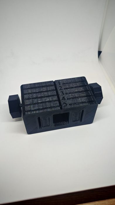 Стяга  за нивелиране и монтаж на профили на окачен таван