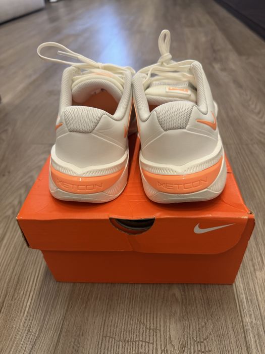 Продам nike metcon