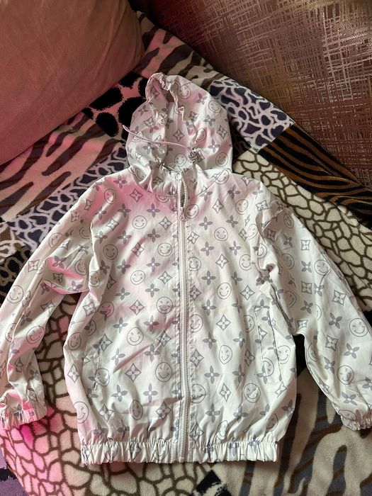 Продам пуховик на девочку