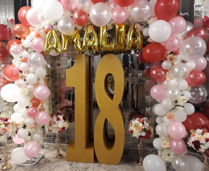 Arcada din  baloane sau flori, aranjamente pentru majorat, botez