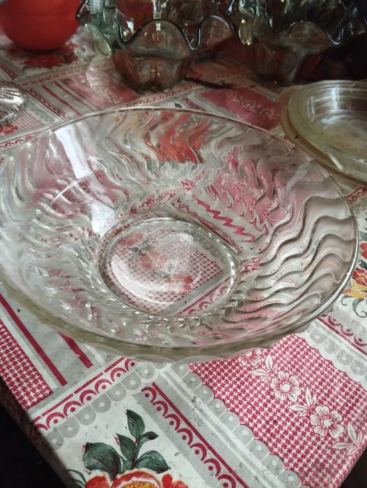 Продаю  советскую конфетницы и  салатницу