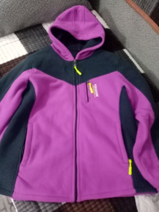 Продам куртку толстовку в хорошем состоянии почти новая 4000 тыс