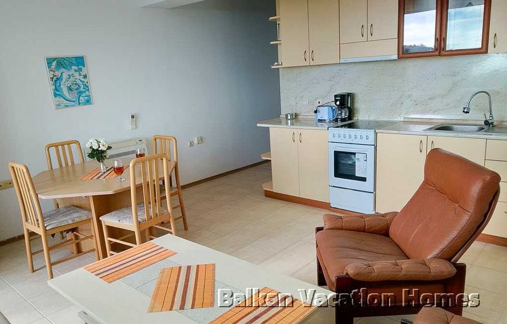 Продава се Двустаен апартамент в Балчик - 64 кв.м за 574 €/кв.м - Снимка #4