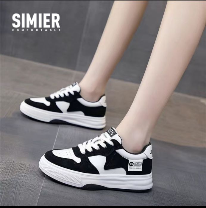 Кроссовки для девочки