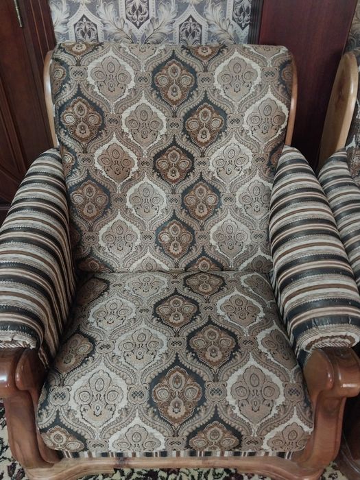 Диван и два кресла