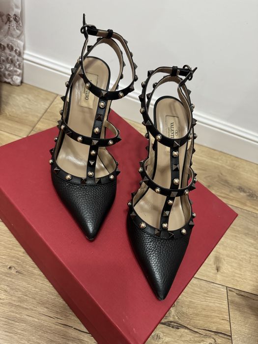 Valentino Garavani Rockstud marimea 40