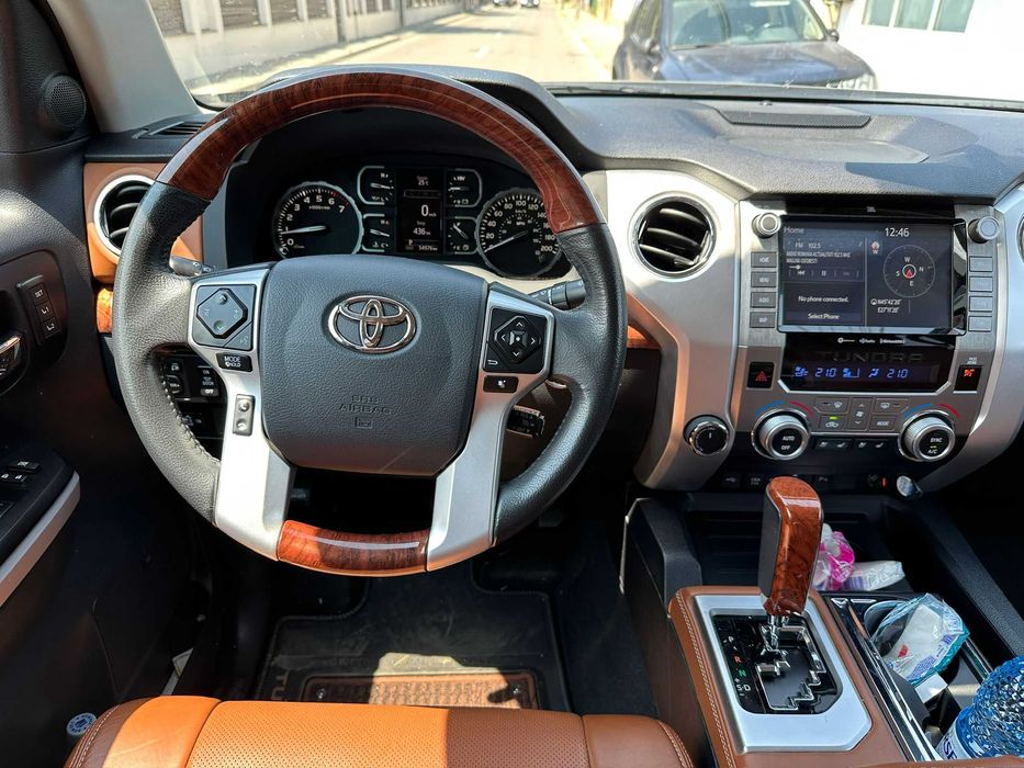 Vând Toyota Tundra autoutilitară