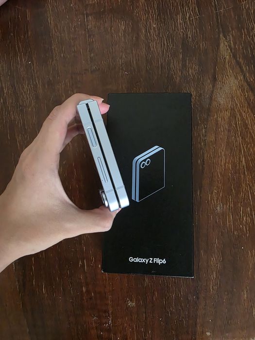 Samsung galaxy flip 6
