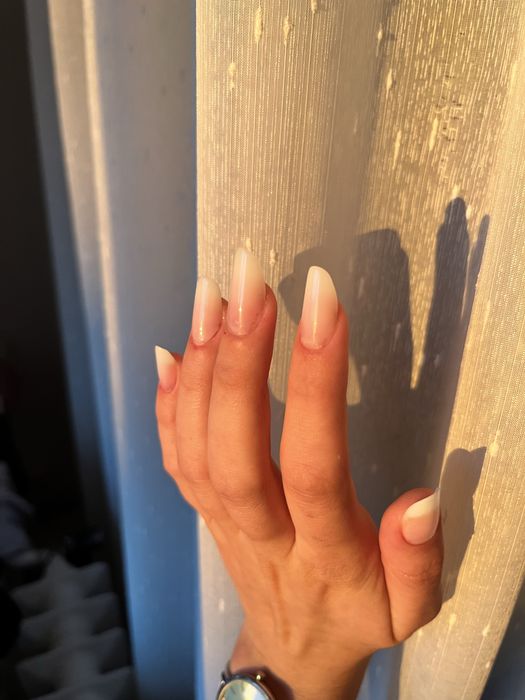 Unghii cu gel/semipermanente