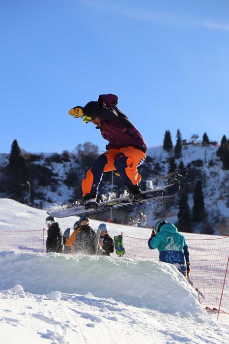 Сноуборд школа (инструктор) - Snowboard School