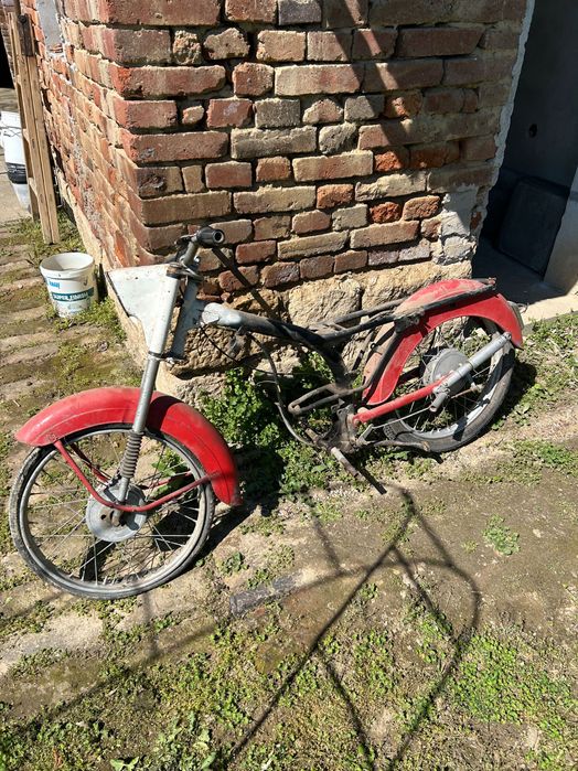 Продавам два мотора Балкан 50